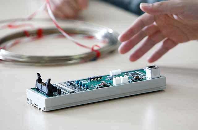 TEMPERATURE SENSOR FOR LIQUID HYDROGEN